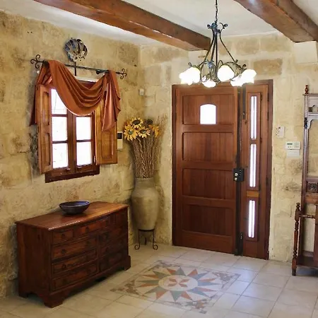 Ta' Karag Farmhouse * Hal Ghaxiak