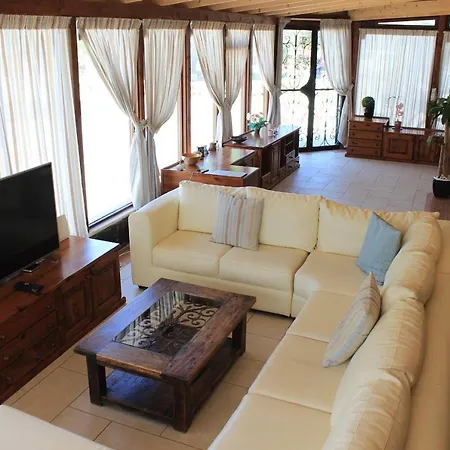 Ta' Karag Farmhouse Tatil Evi *